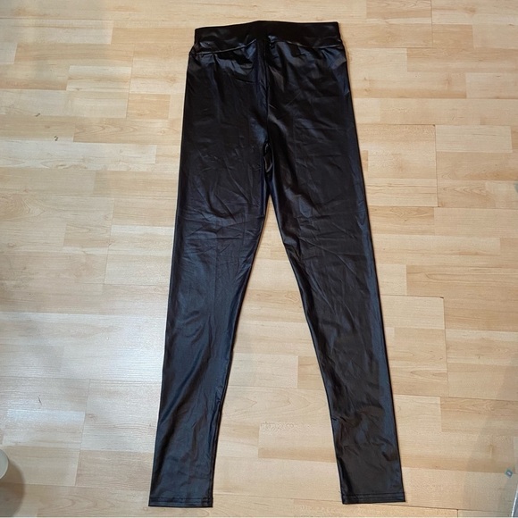 BNWT Boohoo women’s black front  zip wet‎ look leggings in size 6 - Picture 3 of 11